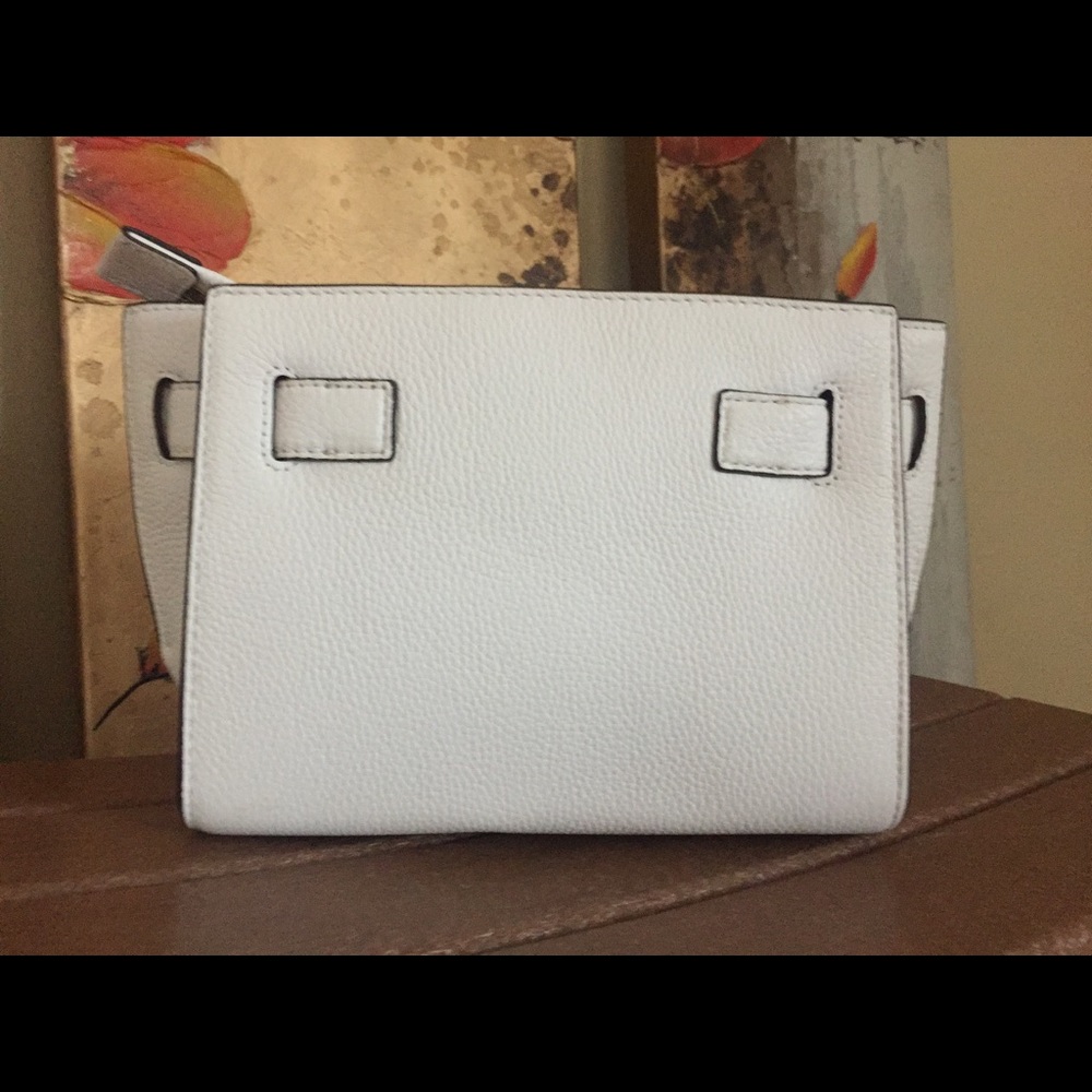 MK Hamilton Traveler in White Pebbled Leather - Picture 5 of 11